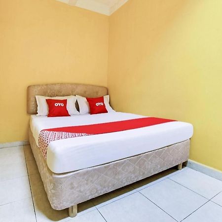 Oyo 89406 Lucky Budget Hotel Нилай Екстериор снимка