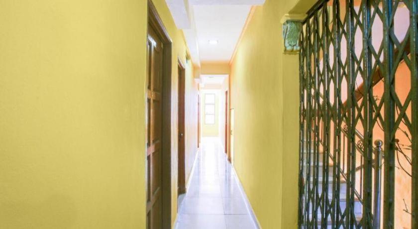 Oyo 89406 Lucky Budget Hotel Нилай Екстериор снимка